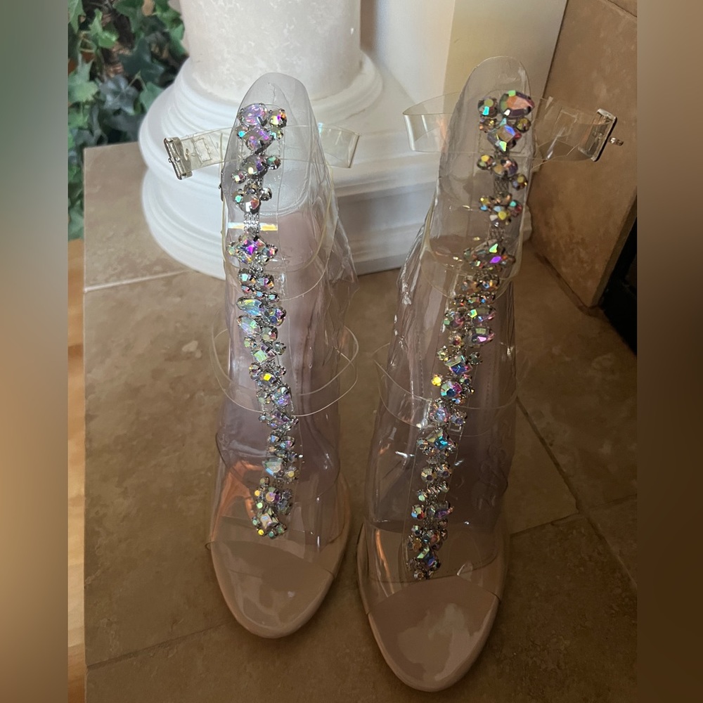 Beautiful Glamour up Heeled up sandals